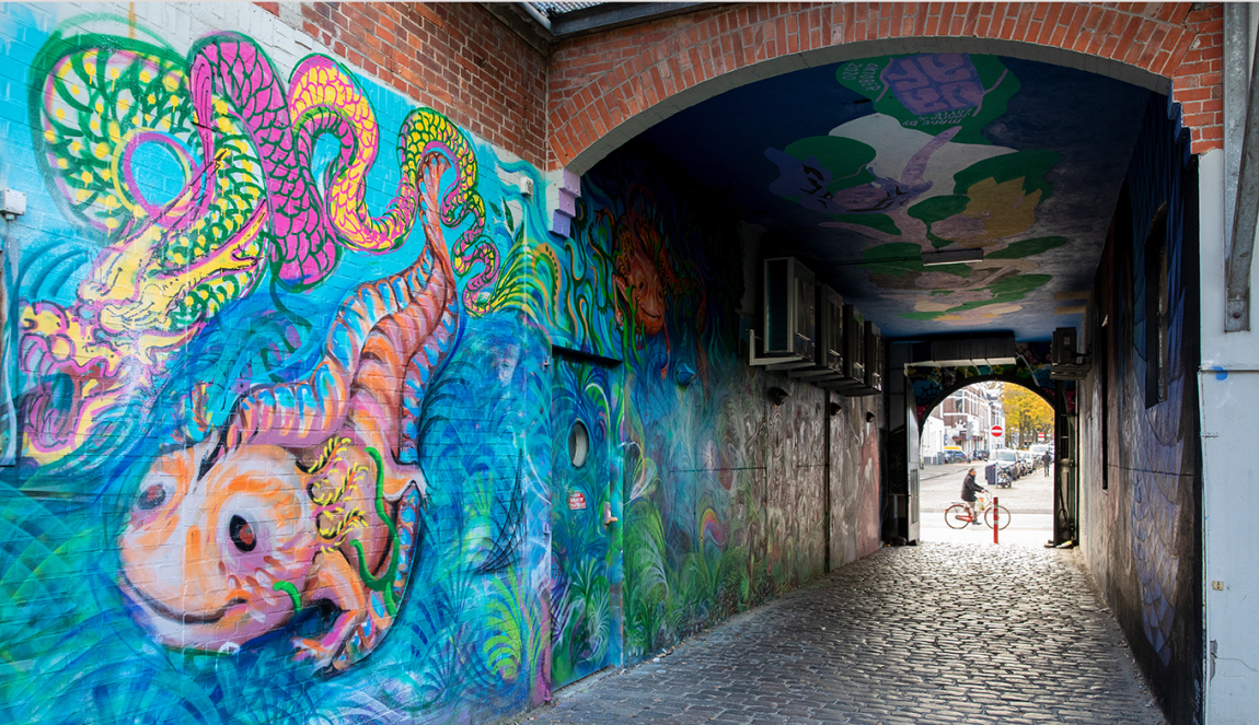 Kleurige Street art in een oud steegje in de stad Groningen. Kleurige Street art in een oud steegje in de stad Groningen.