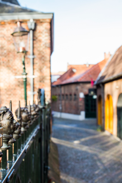 Keizerstraat Venlo met vrolijk bronzend beeldje